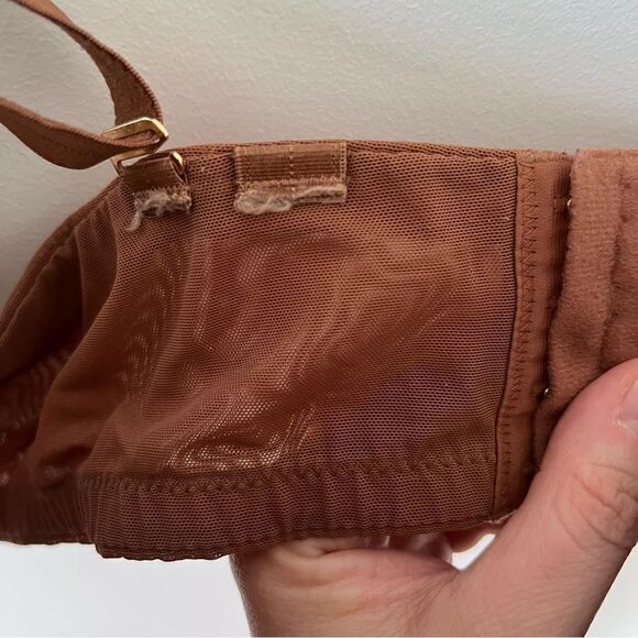 Ashley Graham Taupe Essential Icon T-shirt Bra - Picture 9 of 10